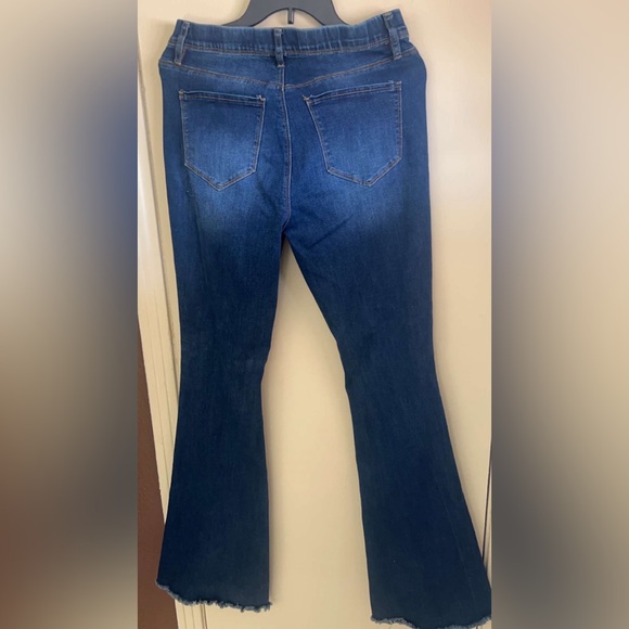 YMI - Picture 3 of 4